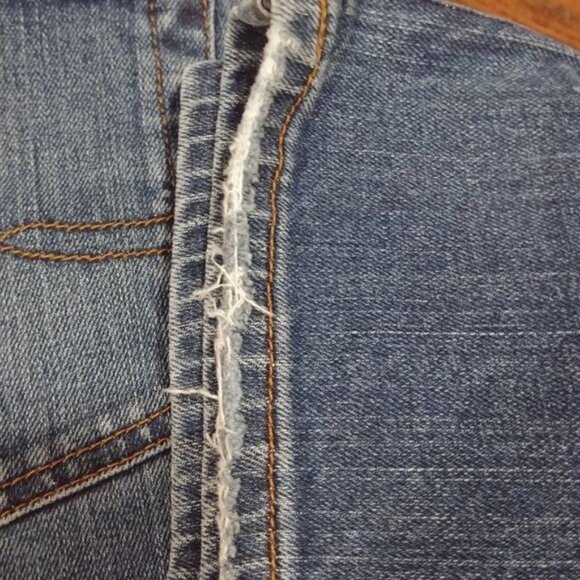 Y2K Lucky Women's Size 27 Billie Jeans Mid Rise Flare leg Med Wash F29A080 VTG - Picture 9 of 9